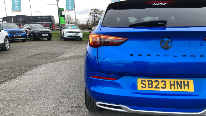 Vauxhall Grandland 1.5 Turbo D Ultimate 5dr Auto Diesel Hatchback